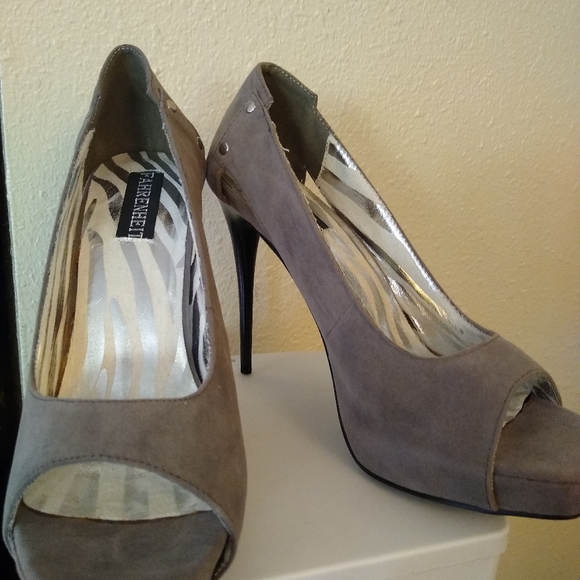 Shoes - Picture 2 of 3